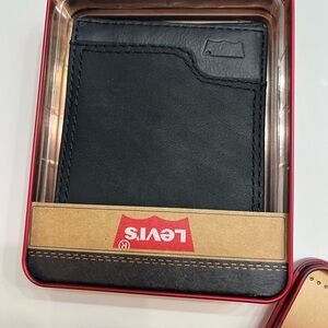 Levi's wallet